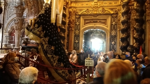 Visita al Camarín de la Virgen de las Angustias , Museo y Ermita De San Sebastian